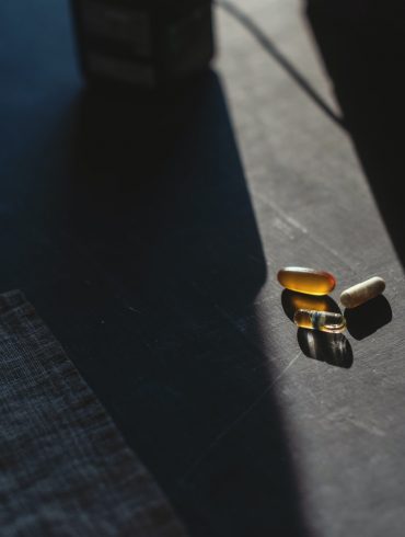 black and brown lego blocks